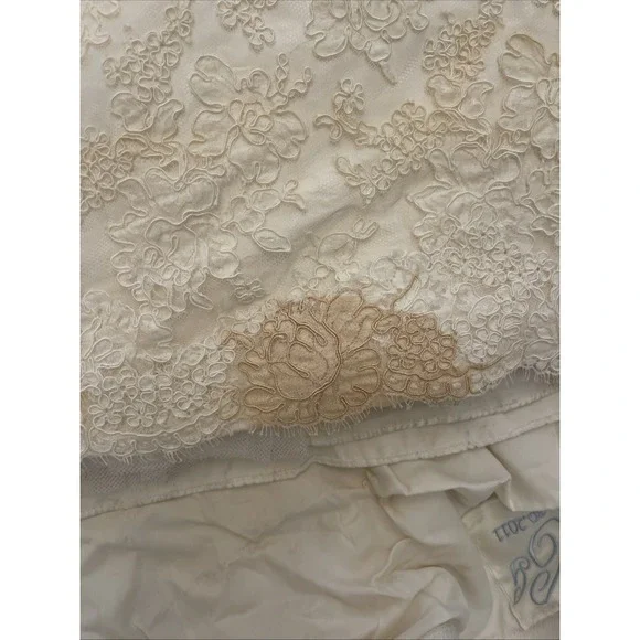 Paloma Blanca  Lace Sleeveless Wedding Dress  Small - Picture 2 of 8